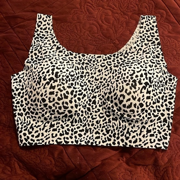 Rhonda Shear Comfort Pull On Bra Removable Pads 1X new without tags Black& White - Picture 1 of 8